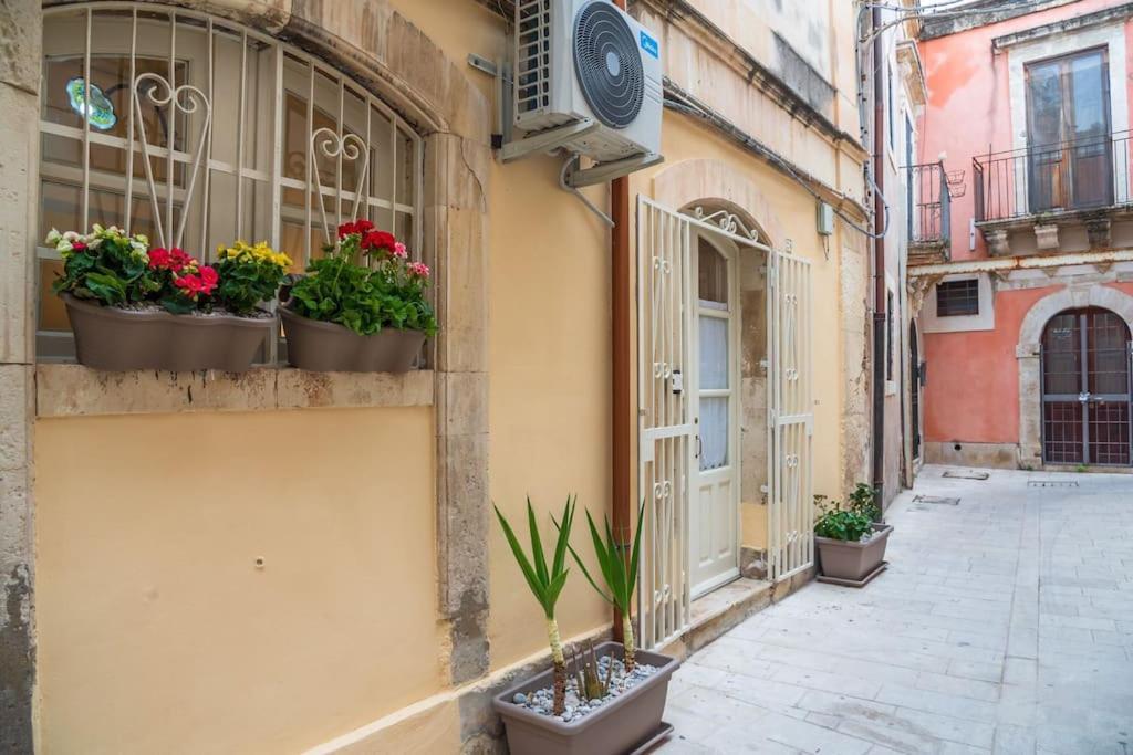 Casarizzi 24 Vacanze Ortigia Сиракузы Экстерьер фото
